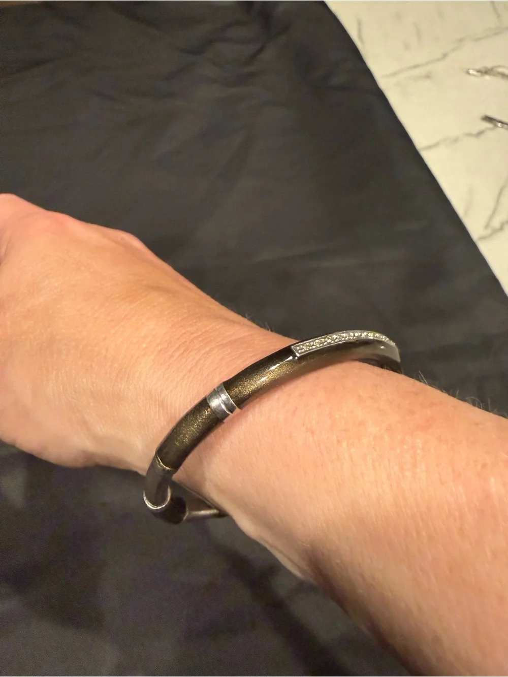 Vintage Style Dark Gray Resin Silver Crystal Inlay Open Bangle Bracelet